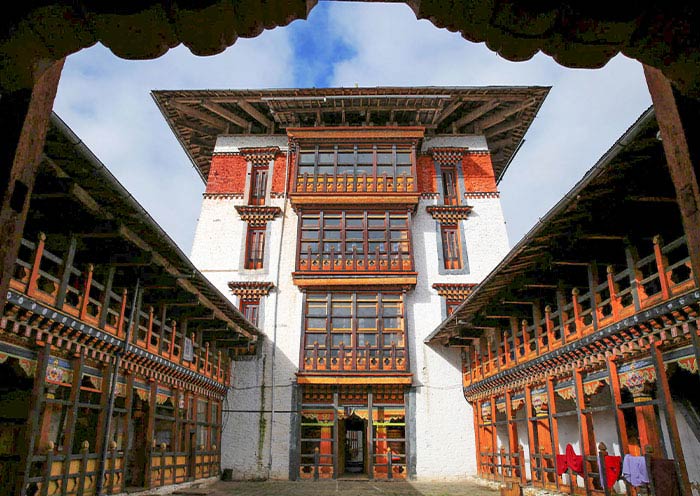 布姆唐賈卡爾宗 布姆唐賈卡爾宗