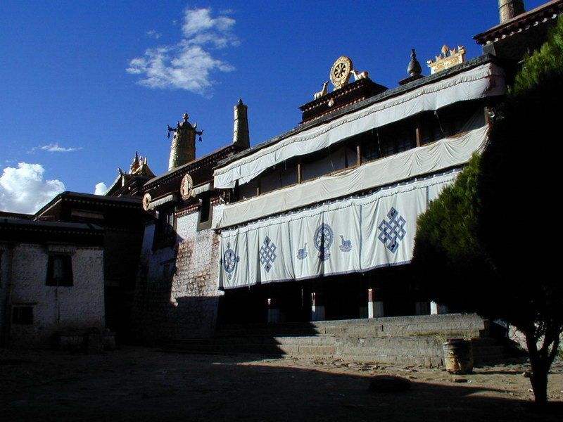 西藏衡宇特点-平顶