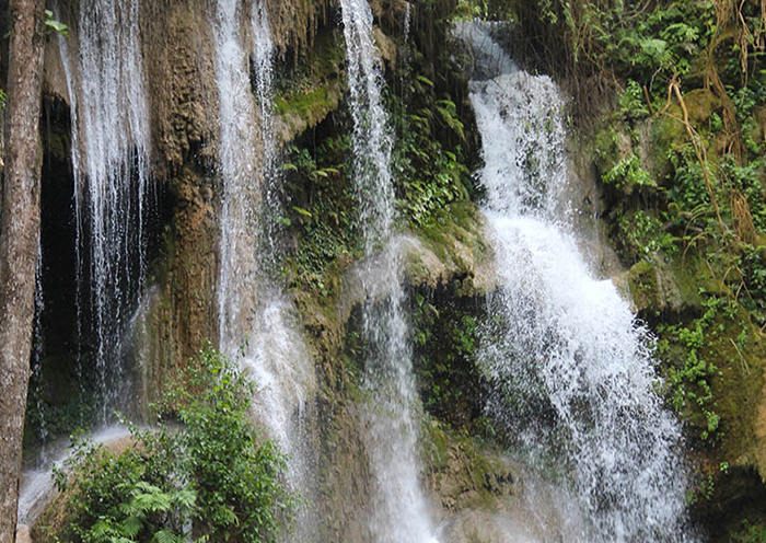 Cascadas Bomod-ok: también llamadas casacadas grandes. Camine una o dos horas a través de bosques y terrazas arrozales para encontrar estas gemas escondidas en el valle profundo.