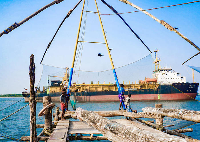 Redes de pesca chinas: las redes de pesca chinas (Cheenavala) son claramente exclusivas de Cochin.