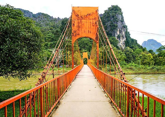 Cuevas de Tham Jang-Tham Jang, también conocida como la cueva de Chang, es la más famosa de las cuevas alrededor de Vang Vieng.