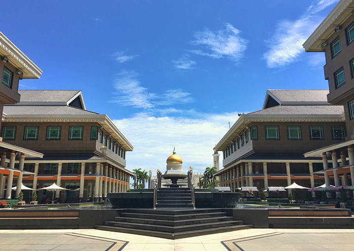 Centro comercial Yayasan