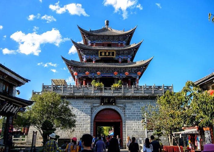 Day 3  The Baisha Village is probably the most authentic ancient village in the area, with its Dabaoji Palace and the Liuli Temple containing murals that were painted more than a thousand years ago in the various styles of Tibetan Buddhism, Confucianism and Taoism.
 Day 3  The Baisha Village is probably the most authentic ancient village in the area, with its Dabaoji Palace and the Liuli Temple containing murals that were painted more than a thousand years ago in the various styles of Tibetan Buddhism, Confucianism and Taoism.