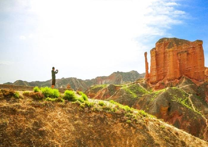 Binggou Danxia fue nombrada una de las diez maravillas geográficas del mundo.