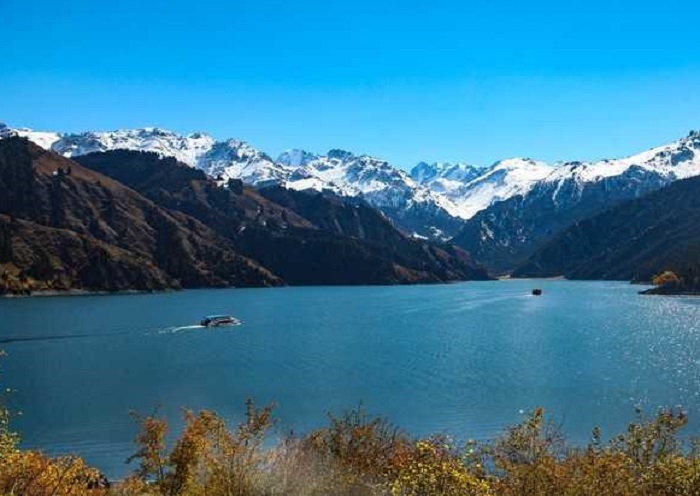 Located in the north side of Bogda Shan, Xinjiang Province, Tianchi is also named as “Heavenly Lake”.