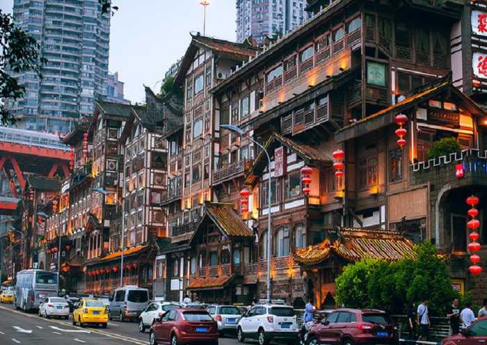 La cueva Hongya es una de las atracciones turísticas más populares de Chongqing.