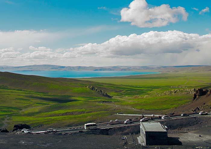 那根拉山口看纳木错扎西半岛