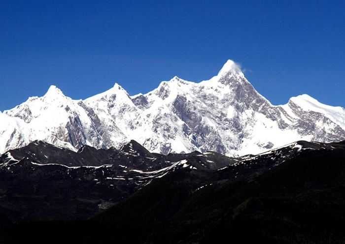 Day 10 Bike across Yulong Pass (4,520m) to Lhatse (3860m).
 Day 10 Bike across Yulong Pass (4,520m) to Lhatse (3860m).