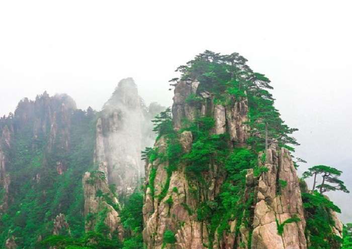 Shi Xinfeng es el primer destino impactante en la montaña Huangshan.