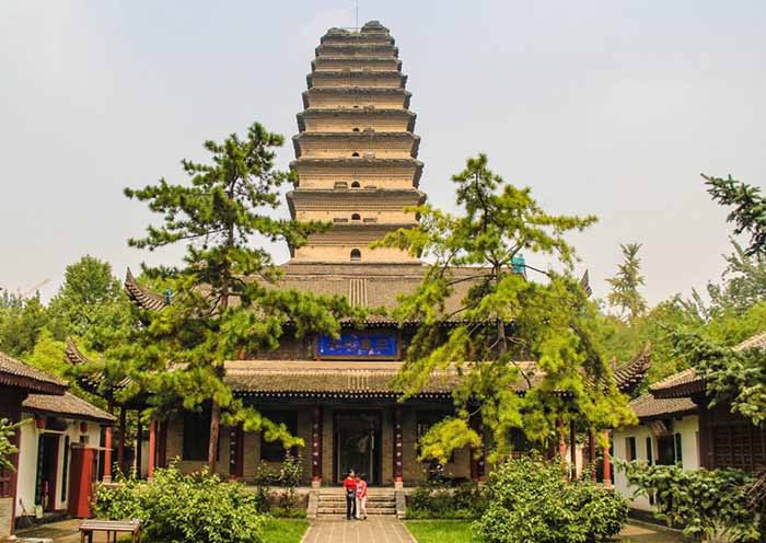 Construida en el 707 d.C., la Pagoda Pequeña de la oca salvaje es 55 años menor que la Gran Pagoda de la oca salvaje.