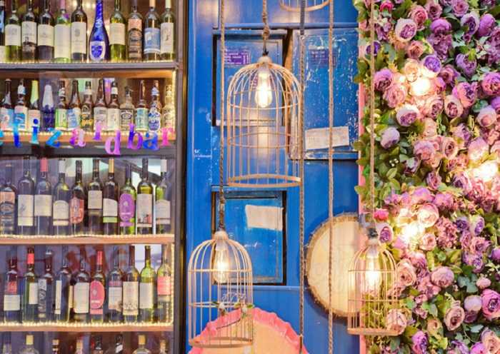 Calle Oeste es el destino de vida nocturna más popular de Yangshuo.