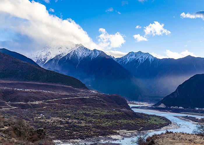雅鲁藏布大峡谷