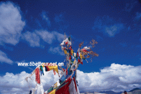 走访藏地灾区人民 各处是经幡祈福