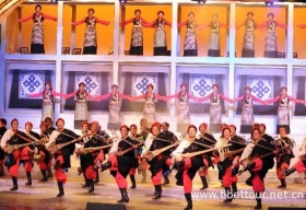 刷新开放30周年文艺晚会《绚烂西藏》在拉萨举行