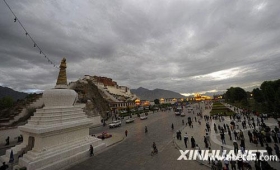 西藏拉萨日全食受天气影响寓目效果