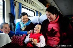 青藏铁路迎来春运返程岑岭