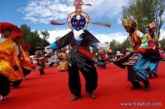 首届西藏非物质文化遗产效果展在拉萨举行