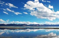 圣湖纳木错迎来旅游岑岭期