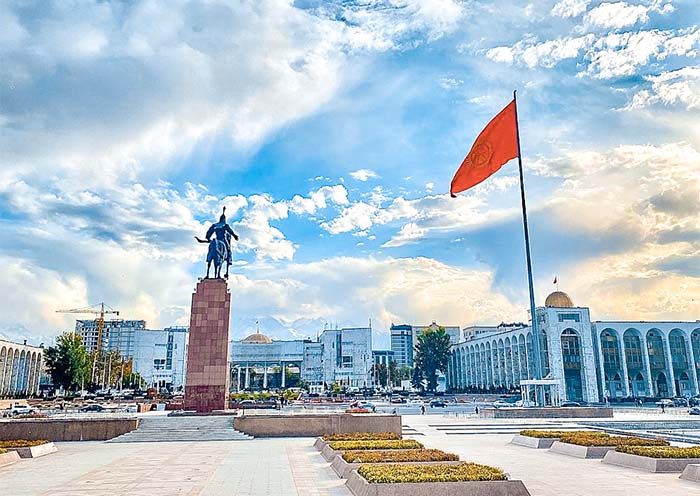 比什凯克阿拉套广场