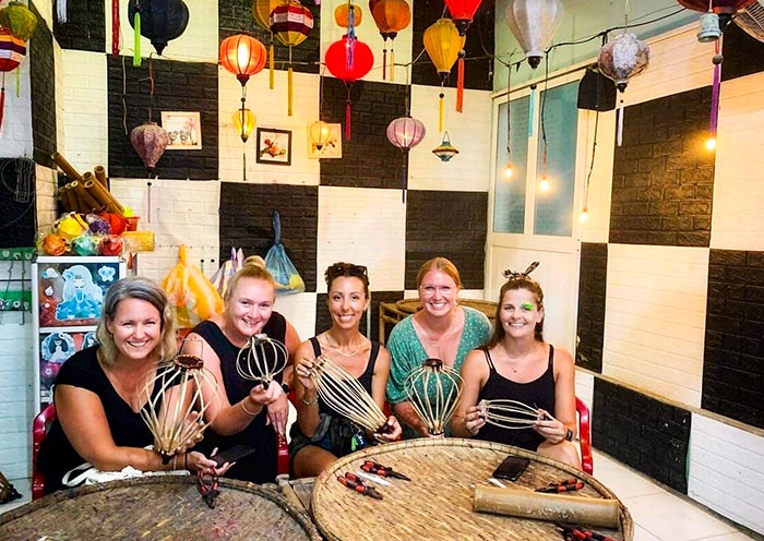 体验灯笼制作课