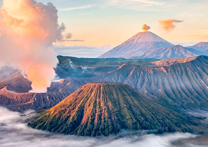 印尼爪哇火山探險與峇里島度假9日遊(日出·瀑布·藍火·海島)