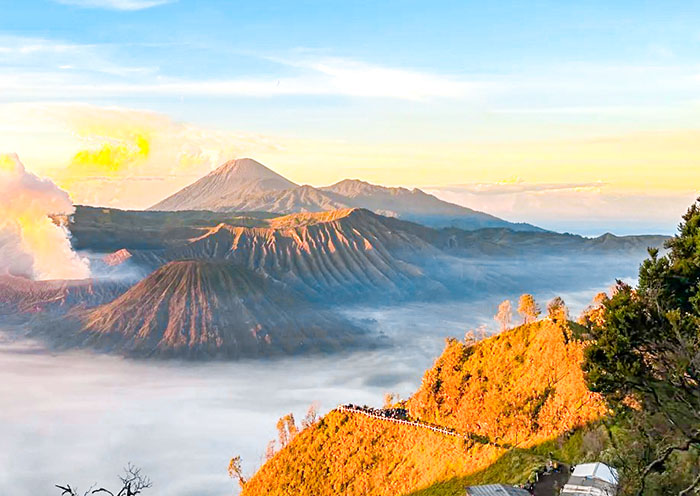 布羅莫火山雲海日出