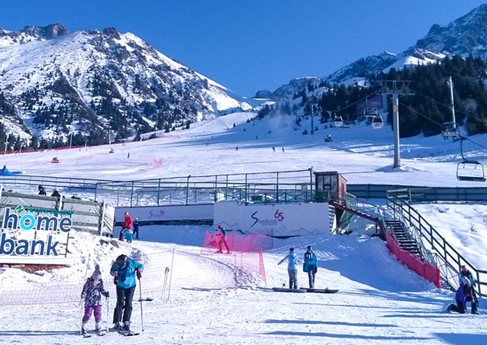 奇姆布拉克峰滑雪度假村