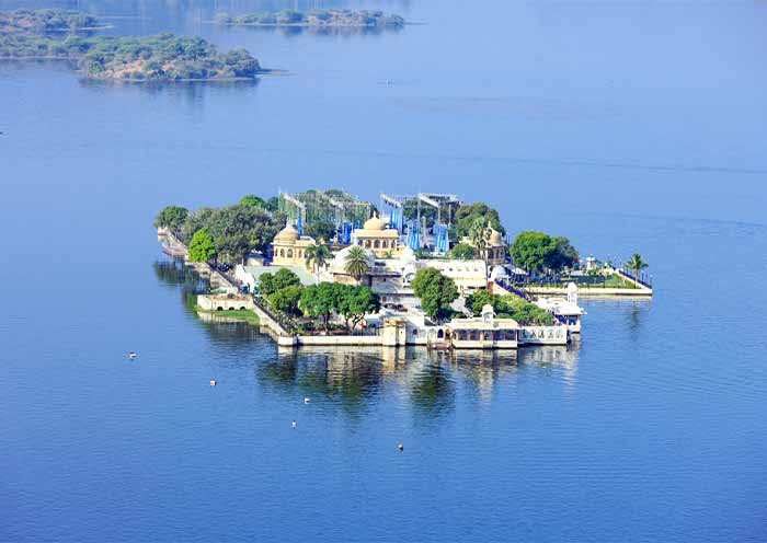 皮丘拉湖的浪漫島嶼
