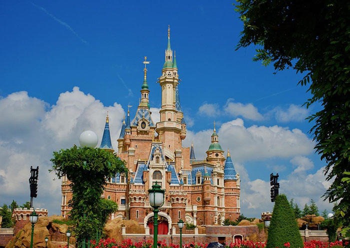 Shanghai Disneyland Park – Disney’s first resort park in Mainland China where the Magic Kingdom meets the Middle Kingdom.
