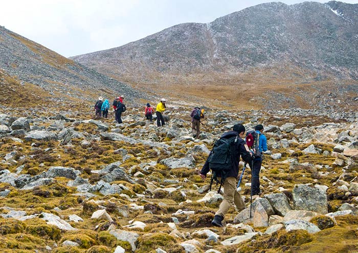 翻阅舒卡拉垭口