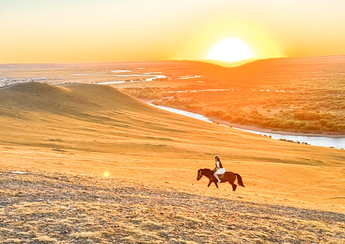 黑山头骑马体验