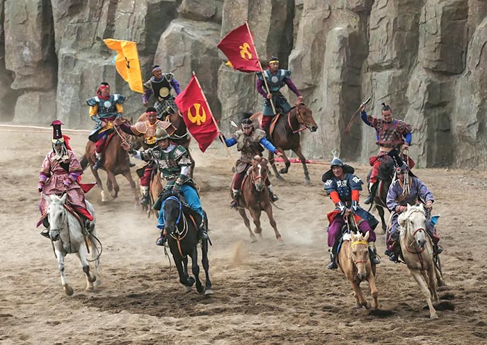 红格尔敖包马术表演