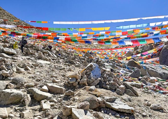 翻越卓玛拉山口