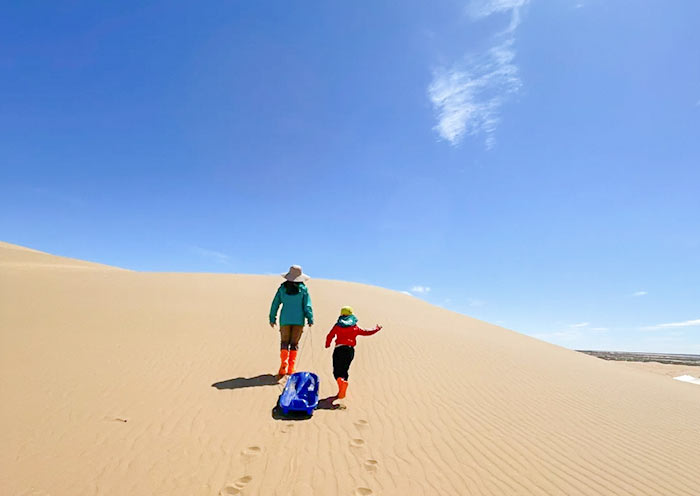 库布齐沙漠夜鸣沙滑沙体验