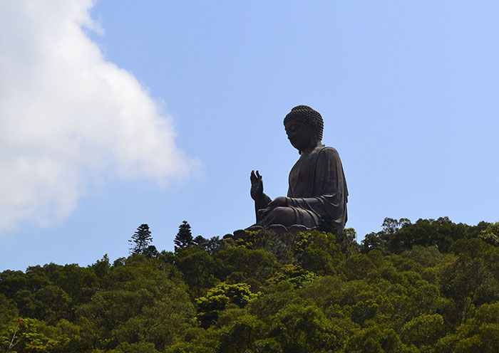 Day 2  Along the way you will have amazing panoramic views of the verdant surroundings, the city skyline, the Hong Kong airport and the South China Sea.
