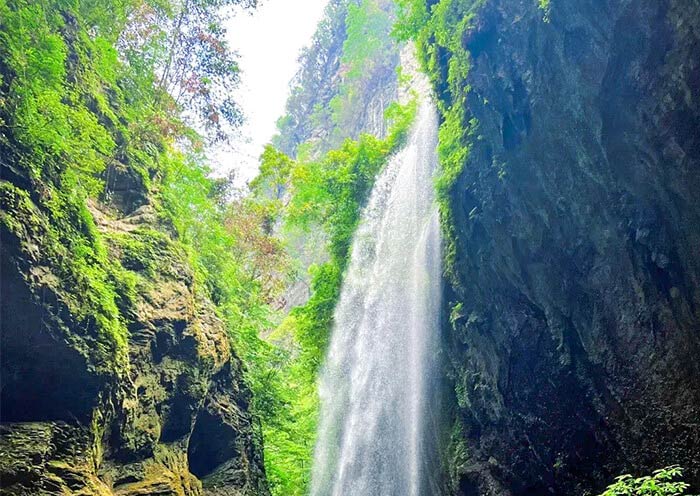 武隆龙水峡地缝