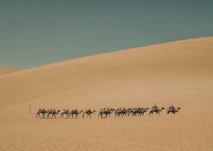 Echo Mountain está a cinco kilómetros de la ciudad de Dunhuang.
