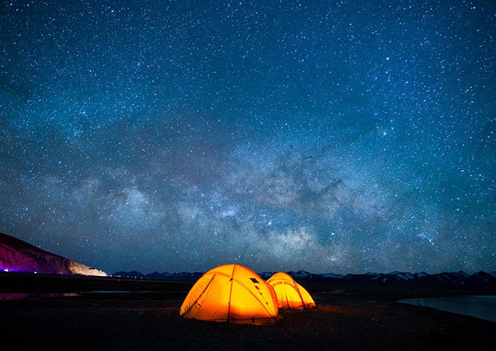 Day8- Dazzling Lake Yamdrok is one of Tibet’s three holy lakes.
